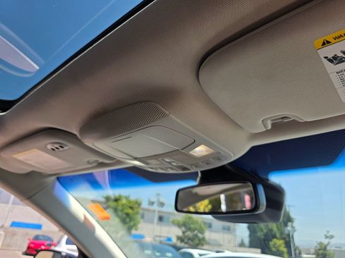 Used 2019 Ford Edge Titanium w/ Equipment Group 301A FWD image 18
