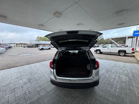 Used 2020 GMC Terrain SLE image 9