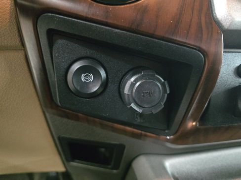 Used 2016 Ford F350 Lariat w/ Lariat Interior Package AWD/4WD image 19