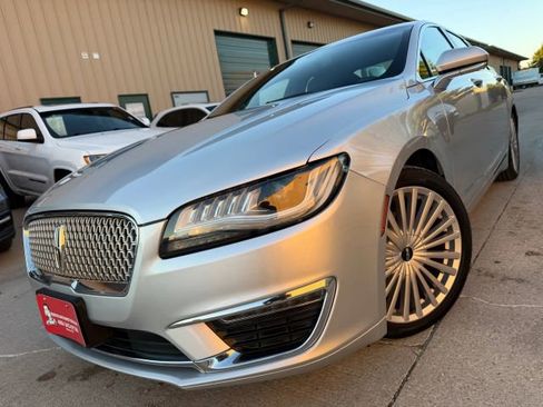 Used 2017 Lincoln MKZ Reserve image 1
