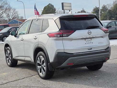 Used 2022 Nissan Rogue SV w/ SV Premium Package image 4