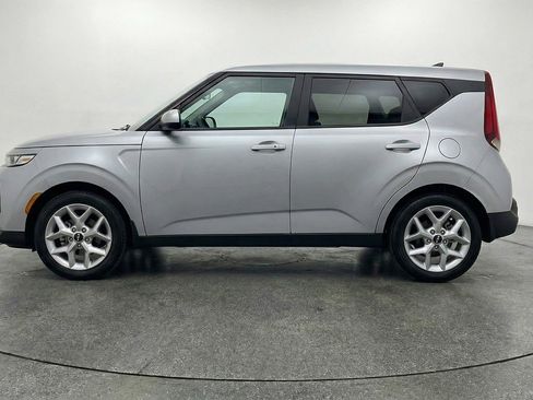 Used 2025 Kia Soul LX w/ LX Technology Package image 5