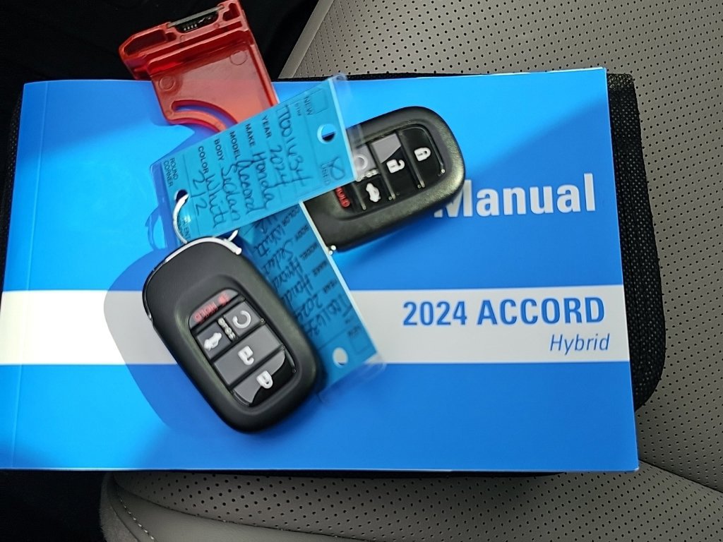Used 2024 Honda Accord Touring image 5