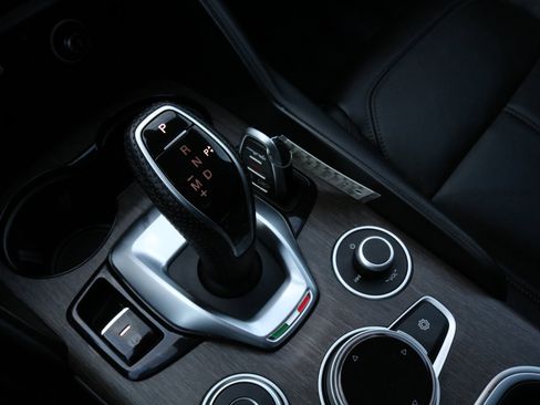 Used 2021 Alfa Romeo Giulia Ti w/ Nero Edizione image 36