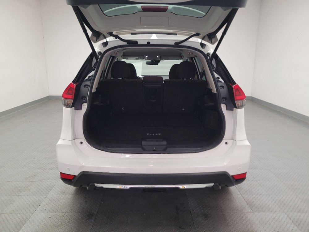 Used 2020 Nissan Rogue SV w/ Premium Package FWD image 29