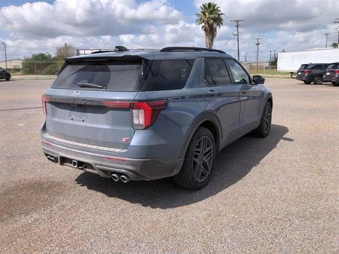 Used 2025 Ford Explorer ST image 7