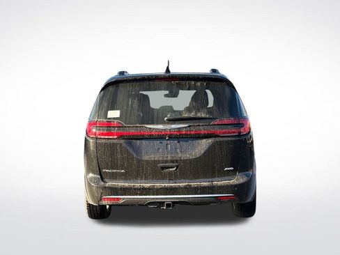 New 2026 Chrysler Pacifica Pinnacle w/ Trailer Tow Group image 6