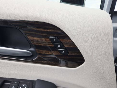 Used 2024 Chrysler Pacifica Limited image 42