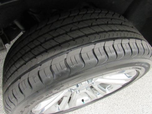 Used 2020 Chevrolet Tahoe Premier w/ Premier Plus Edition image 19