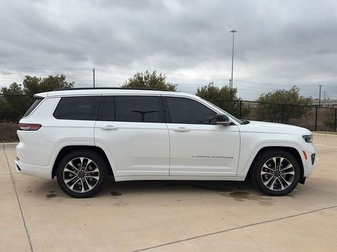 Used 2024 Jeep Grand Cherokee L Overland w/ Luxury Tech Group IV image 10