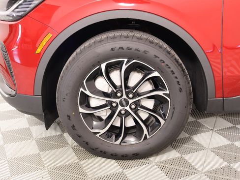 New 2026 Lincoln Nautilus Premier AWD/4WD image 17