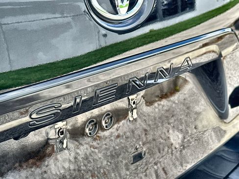 Used 2018 Toyota Sienna XLE Premium image 7