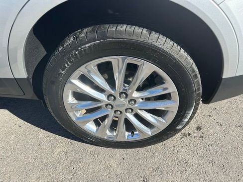 Used 2017 Cadillac XT5 Platinum w/ Driver Assist Package AWD/4WD image 10