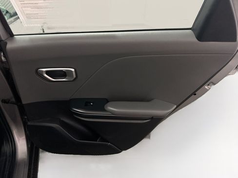 Used 2025 Kia K4 FWD image 30
