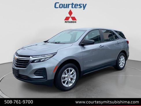 Used 2024 Chevrolet Equinox LS AWD/4WD image 1