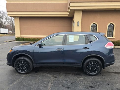 Used 2016 Nissan Rogue S image 11
