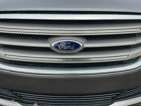 Used 2014 Ford Taurus SEL w/ Equipment Group 201A image 10