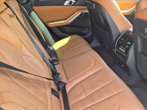Used 2022 BMW X6 xDrive40i w/ M Sport Package AWD/4WD image 18