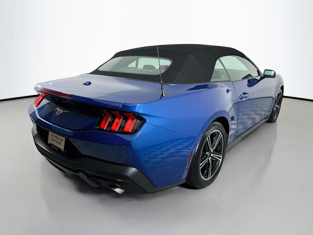 Used 2024 Ford Mustang Convertible RWD image 9