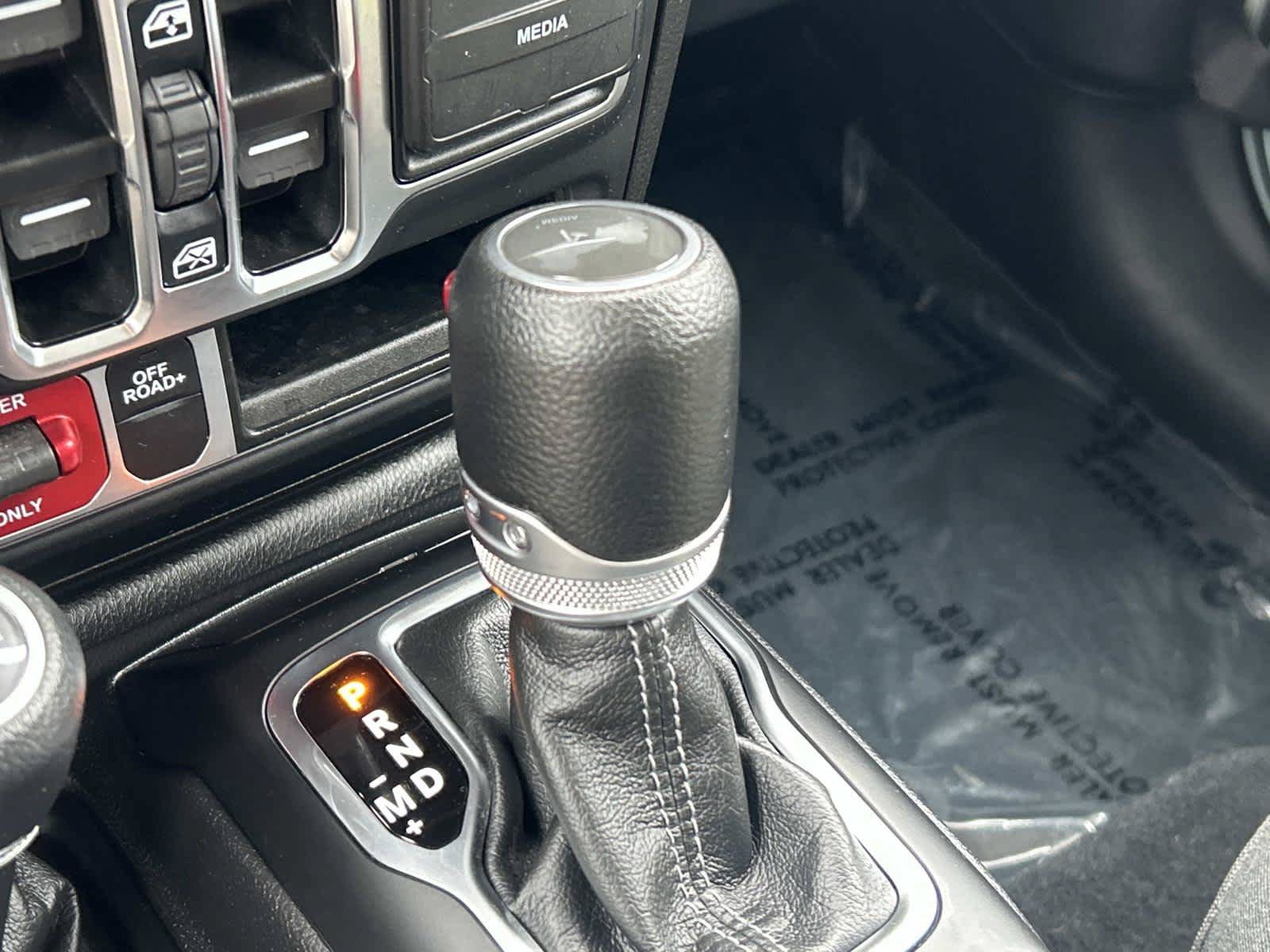 Used 2024 Jeep Wrangler Unlimited AWD/4WD image 34