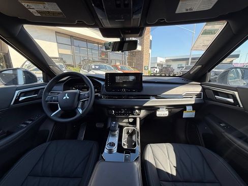 New 2026 Mitsubishi Outlander SEL Black Edition FWD image 23