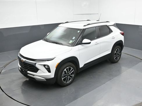 Used 2025 Chevrolet TrailBlazer LT w/ LT Cold Weather Package image 44