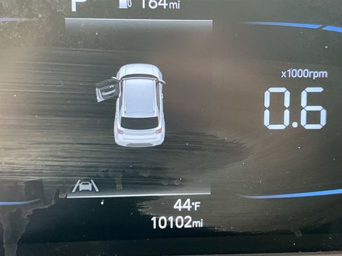 Used 2023 Hyundai Venue SEL w/ Cargo Package image 12