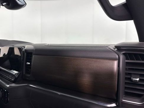 Used 2024 Chevrolet Silverado 2500 High Country w/ High Country Premium Package image 33