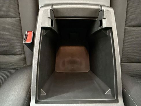 Used 2026 Chevrolet Colorado LT RWD image 32