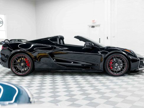 Used 2024 Chevrolet Corvette Z06 w/ Stealth Interior Trim Package RWD image 7