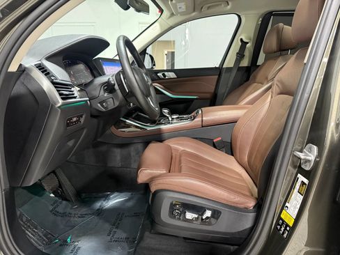 Used 2021 BMW X7 xDrive40i w/ Premium Package AWD/4WD image 13