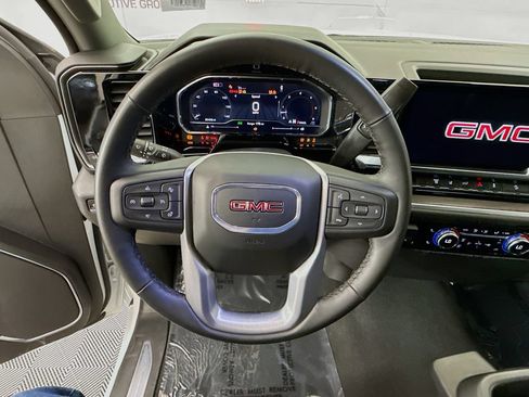 Used 2025 GMC Sierra 2500 SLT AWD/4WD image 13