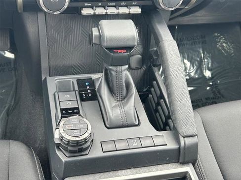 Certified 2024 Toyota Tacoma TRD Off-Road image 21