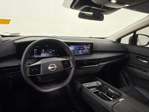 Used 2025 Nissan Murano SV FWD image 40