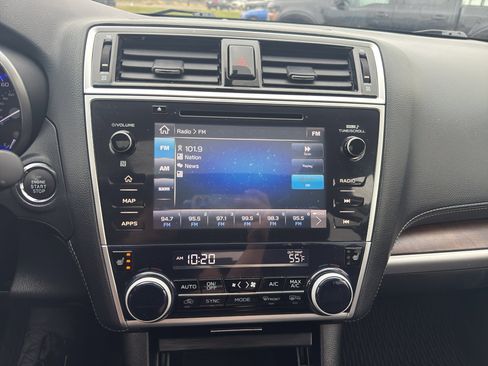 Used 2018 Subaru Outback 2.5i Limited image 19