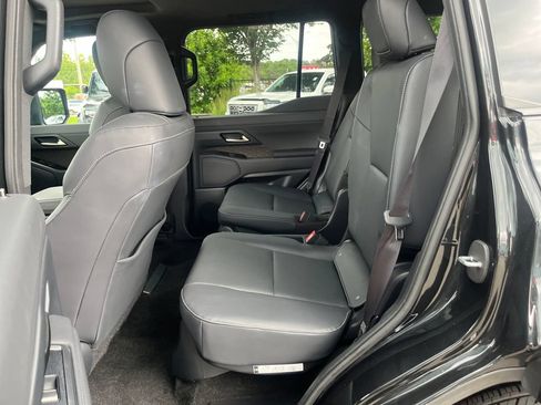 Used 2024 Lexus GX 550 w/ Accessory Package (2T) AWD/4WD image 25