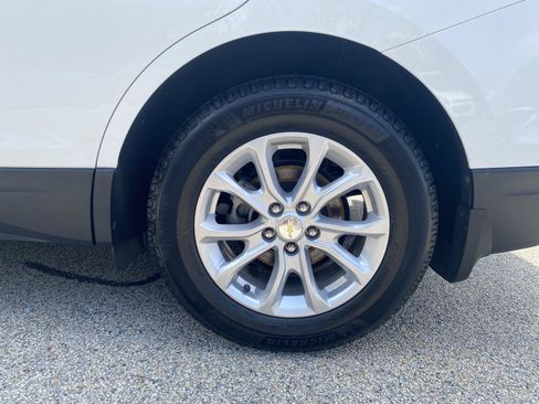 Certified 2019 Chevrolet Equinox LT w/ Sun & Navigation Package AWD/4WD image 9
