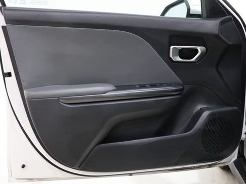 Used 2025 Kia K4 FWD image 18