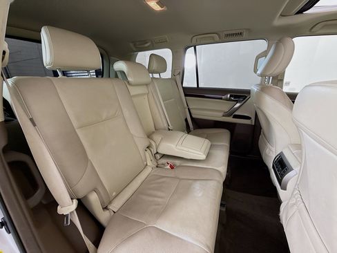 Used 2014 Lexus GX 460 image 26