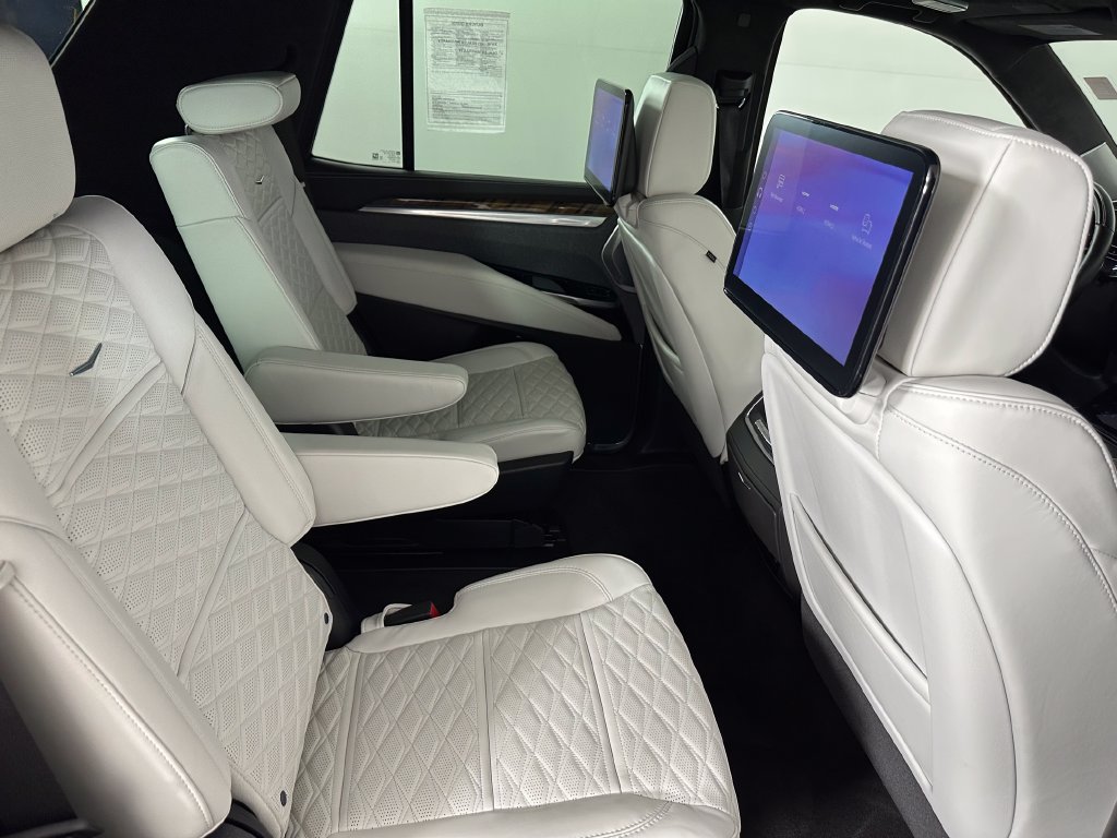 Used 2025 Cadillac Escalade Sport Platinum AWD/4WD image 34