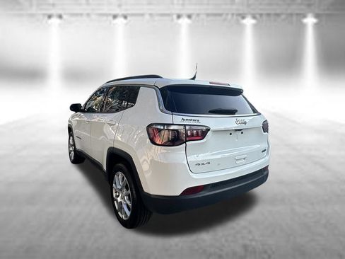 Used 2023 Jeep Compass Latitude AWD/4WD image 5