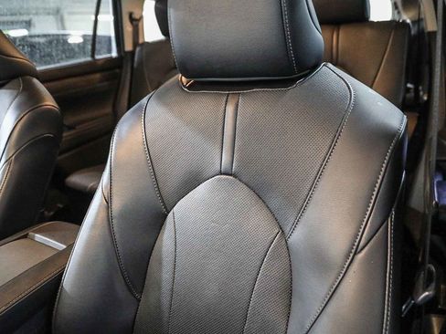 Used 2023 Toyota Highlander Limited image 25