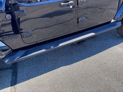 Certified 2022 Jeep Gladiator Sport image 31