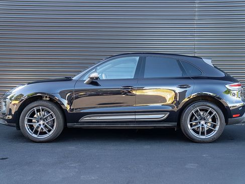 Used 2026 Porsche Macan Turbo AWD/4WD image 2