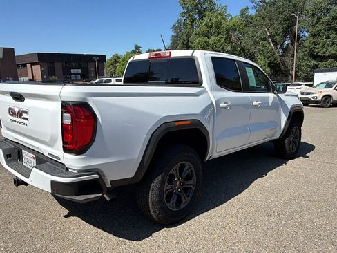 Used 2025 GMC Canyon Elevation w/ Convenience Package RWD image 5