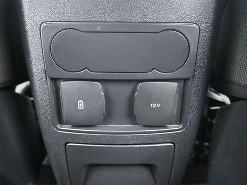 Used 2024 Ford Explorer XLT image 37