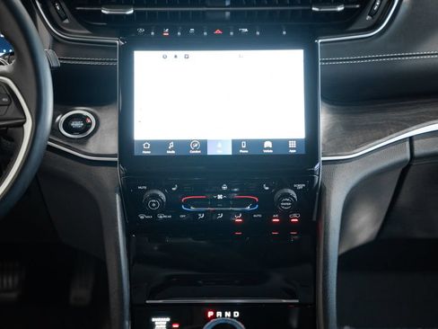 Certified 2023 Jeep Grand Cherokee Limited w/ Black Appearance Package AWD/4WD image 22