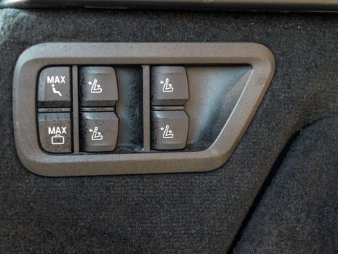 Used 2024 BMW X7 xDrive40i w/ Premium Package AWD/4WD image 68