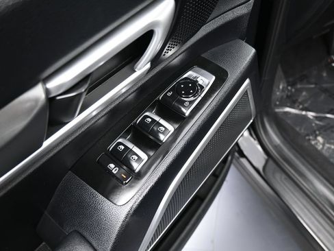 Used 2022 Kia Telluride LX FWD image 13