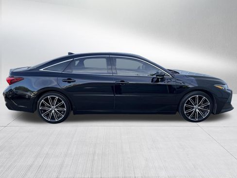 Used 2019 Toyota Avalon XSE FWD image 5